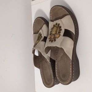 Natural Soul by Naturalizer Saymore Sandal